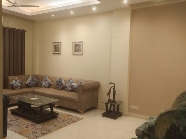 Resale | 4 BHK + Servant Room 2416 Sq.Ft. Apartment in Unitech Uniworld Gardens
