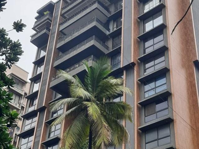 Resale | 4 BHK + Servant Room 2435 Sq.Ft. Apartment in Santacruz West
