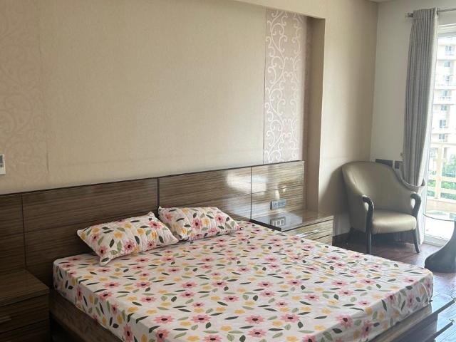 Resale | 4 BHK + Servant Room 2439 Sq.Ft. Apartment in Central Park I