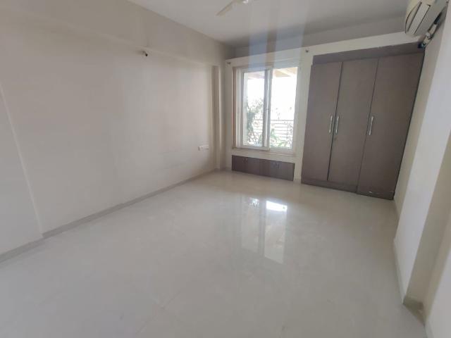 Resale | 4 BHK + Servant Room 2456 Sq.Ft. Apartment in Nyati Windchimes