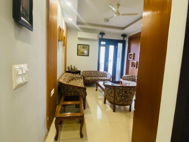 Resale | 4 BHK + Servant Room 2475 Sq.Ft. Apartment in Indosam75