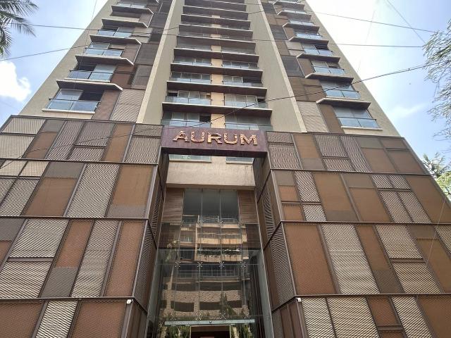 Resale | 4 BHK + Servant Room 2500 Sq.Ft. Apartment in Santacruz West