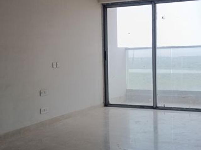 Resale | 4 BHK + Servant Room 2500 Sq.Ft. Apartment in Sheth 72 West