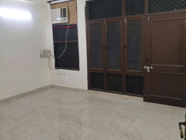Resale | 4 BHK + Servant Room 2558 Sq.Ft. Apartment in DLF Trinity Towers