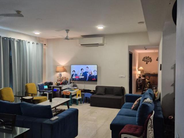 Resale | 4 BHK + Servant Room 2562 Sq.Ft. Apartment in Orchid Petals