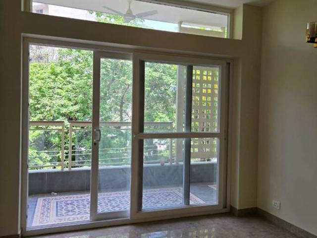 Resale | 4 BHK + Servant Room 2580 Sq.Ft. Apartment in Central Park I