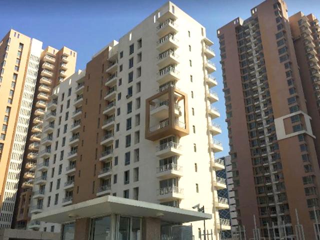 Resale | 4 BHK + Servant Room 2590 Sq.Ft. Apartment in Pioneer Park Phase 1