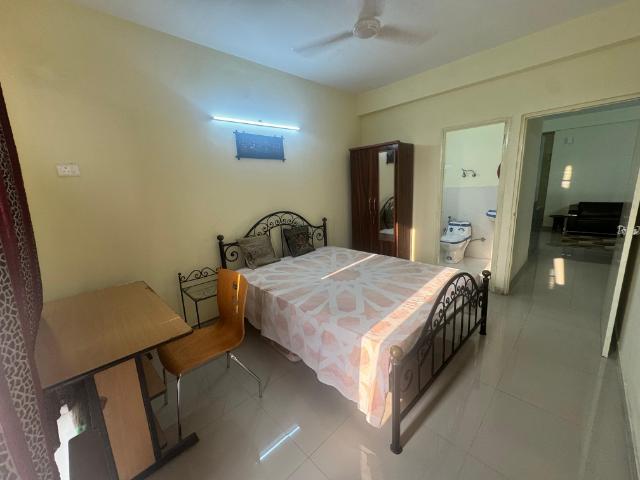 Resale | 4 BHK + Servant Room 2597 Sq.Ft. Apartment in Smart World One DXP