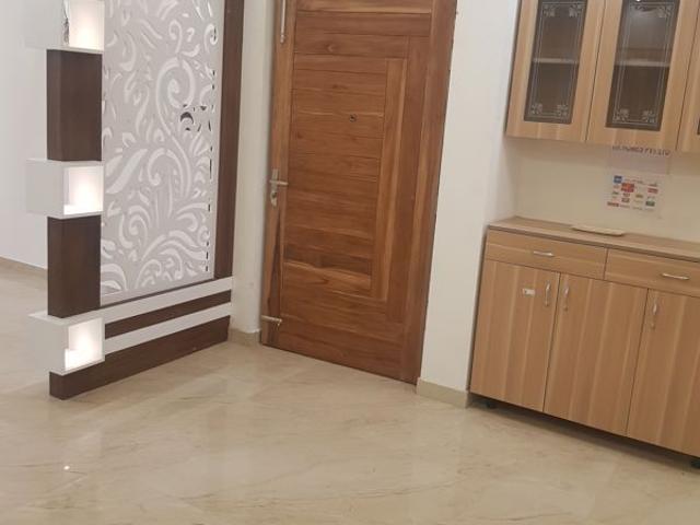 Resale | 4 BHK + Servant Room 260 Sq.Yd. Independent House in Sector 84