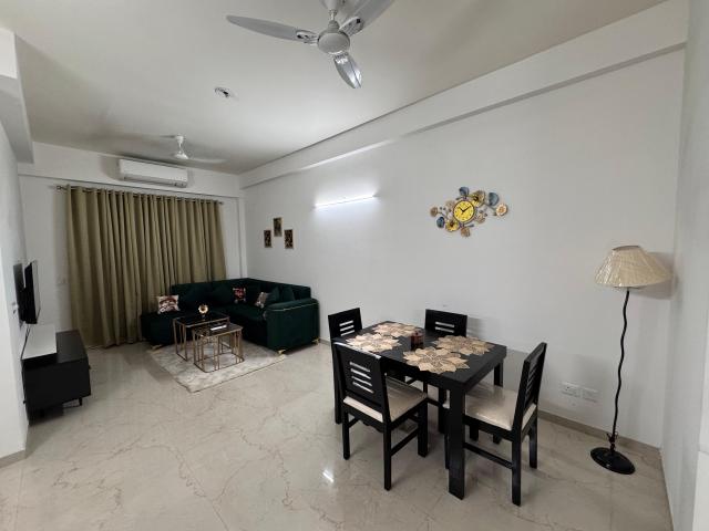 Resale | 4 BHK + Servant Room 2610 Sq.Ft. Apartment in DLF The Icon