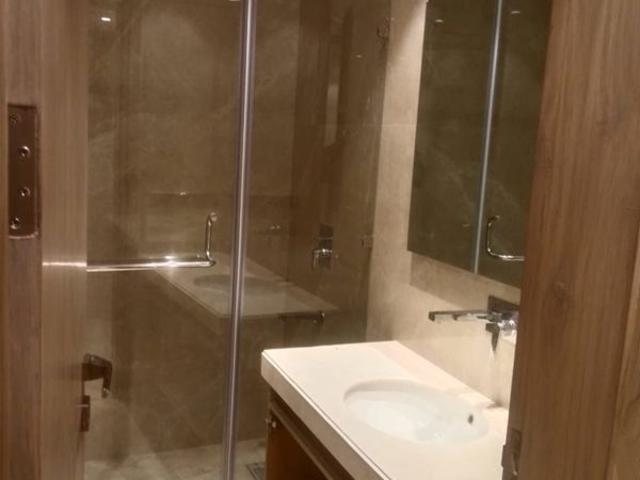 Resale | 4 BHK + Servant Room 2610 Sq.Ft. Apartment in DLF Westend Heights