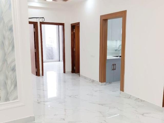 Resale | 4 BHK + Servant Room 2683 Sq.Ft. Apartment in DLF The Ultima