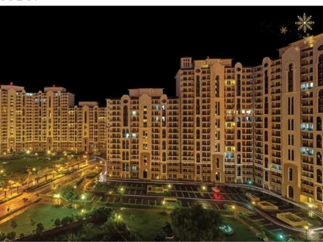Resale | 4 BHK + Servant Room 2727 Sq.Ft. Apartment in DLF New Town Heights I