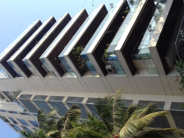 Resale | 4 BHK + Servant Room 2760 Sq.Ft. Apartment in Khar West