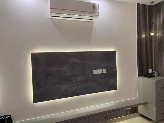 Resale | 4 BHK + Servant Room 2800 Sq.Ft. Apartment in Amrapali Heartbeat City