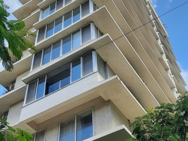 Resale | 4 BHK + Servant Room 2800 Sq.Ft. Apartment in Brand Newbuilding