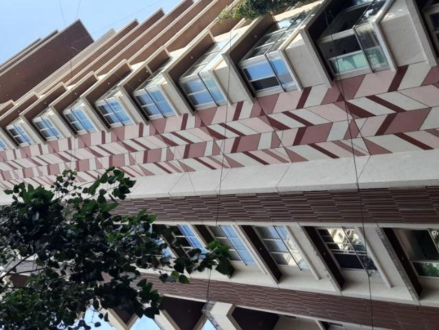 Resale | 4 BHK + Servant Room 2800 Sq.Ft. Apartment in Brand Newbuilding