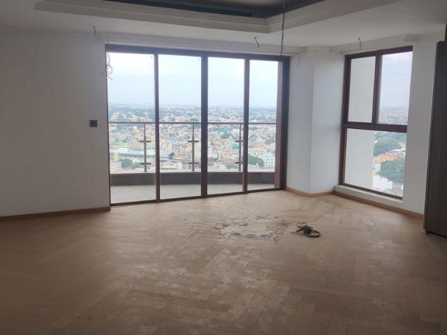 Resale | 4 BHK + Servant Room 2800 Sq.Ft. Apartment in Prestige Hermitage