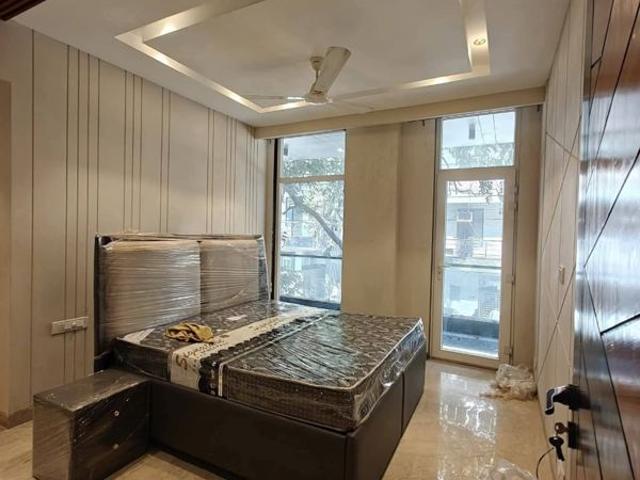 Resale | 4 BHK + Servant Room 2810 Sq.Ft. Apartment in DLF Westend Heights