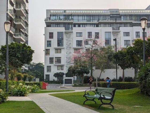 Resale | 4 BHK + Servant Room 2865 Sq.Ft. Apartment in Ireo The Grand Arch
