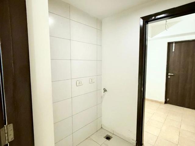 Resale | 4 BHK + Servant Room 2905 Sq.Ft. Apartment in Tata Primanti Tower Residences