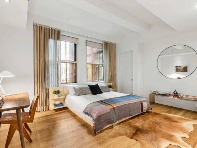 Resale | 4 BHK + Servant Room 2925 Sq.Ft. Apartment in Chintels Serenity