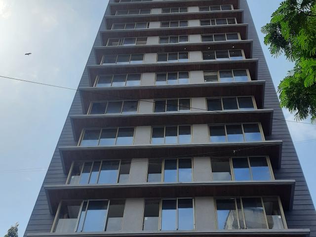 Resale | 4 BHK + Servant Room 2930 Sq.Ft. Apartment in Brand Newbuilding