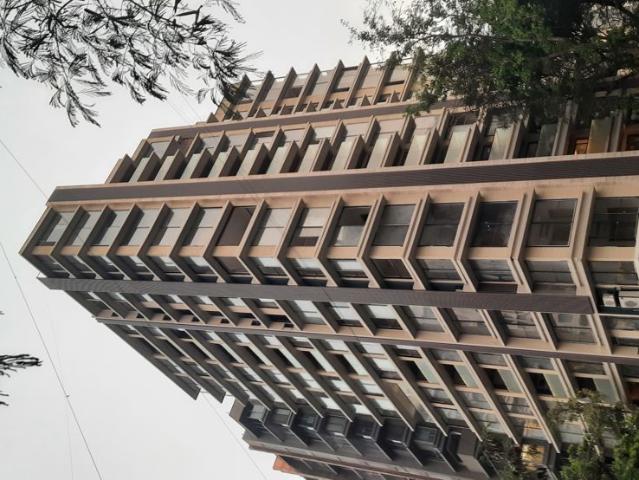 Resale | 4 BHK + Servant Room 2000 Sq.Ft. Apartment in Santacruz West