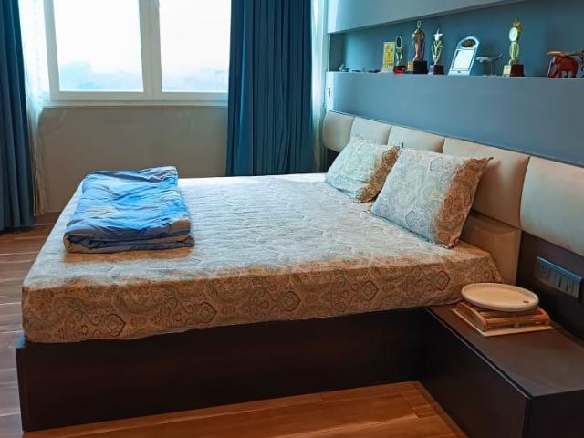 Resale | 4 BHK + Servant Room 2000 Sq.Ft. Apartment in Sector 19 Dwarka