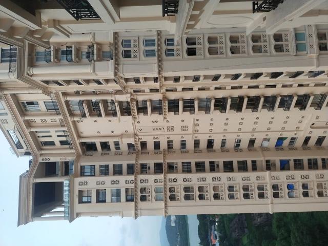 Resale | 4 BHK + Servant Room 2100 Sq.Ft. Apartment in LnT Elixir Reserve