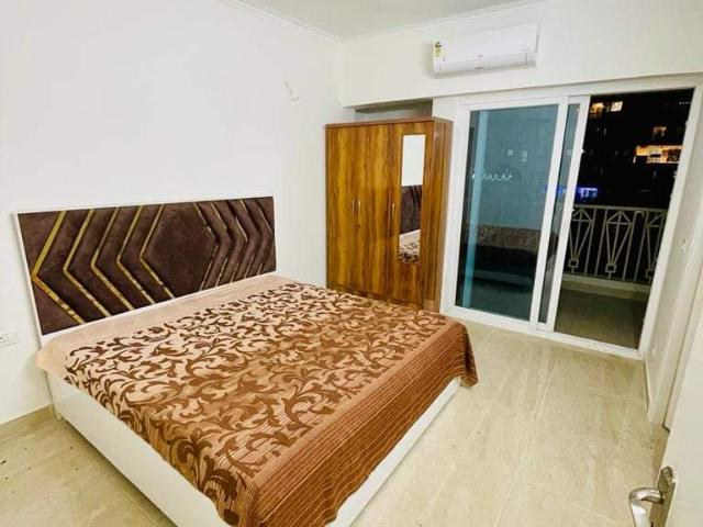Resale | 4 BHK + Servant Room 2100 Sq.Ft. Apartment in Lotus Panache