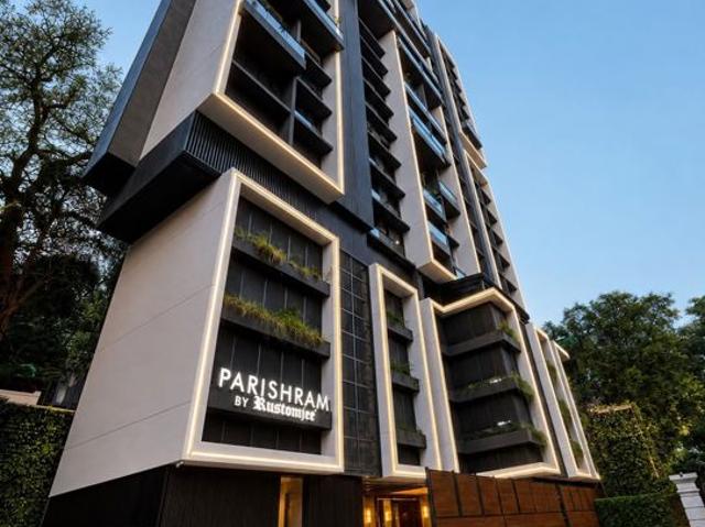 Resale | 4 BHK + Servant Room 2100 Sq.Ft. Apartment in Rustomjee Parishram