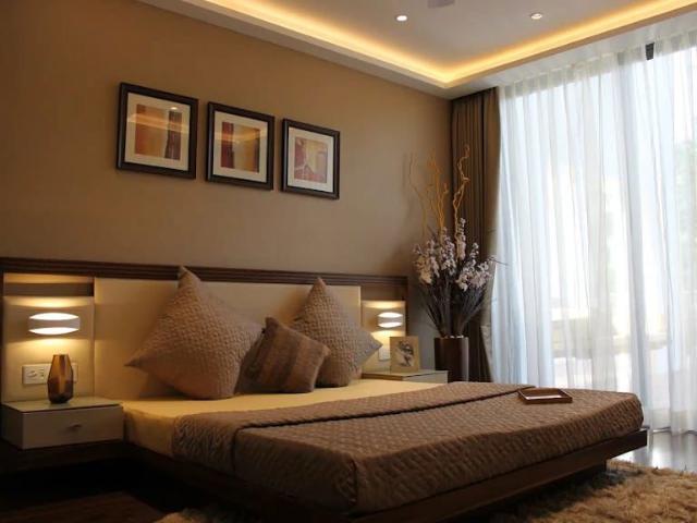 Resale | 4 BHK + Servant Room 2100 Sq.Ft. Apartment in Senapati Bapat Road