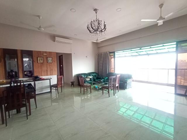 Resale | 4 BHK + Servant Room 2121 Sq.Ft. Apartment in Gagangiri Complex