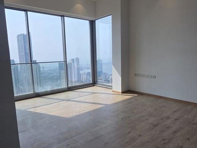 Resale | 4 BHK + Servant Room 2190 Sq.Ft. Apartment in Rustomjee Crown