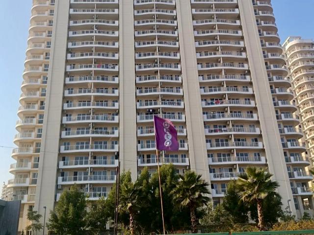 Resale | 4 BHK + Servant Room 2200 Sq.Ft. Apartment in BPTP Terra