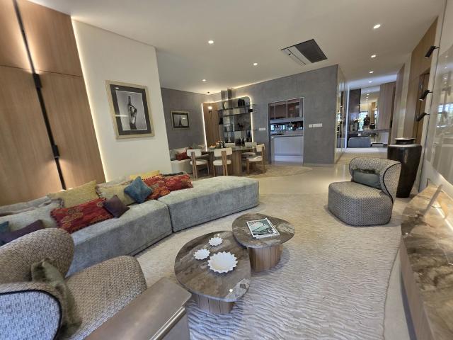 Resale | 4 BHK + Servant Room 2203 Sq.Ft. Apartment in Embassy Greenshore