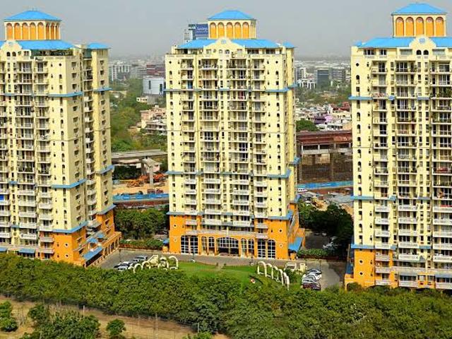 Resale | 4 BHK + Servant Room 2250 Sq.Ft. Apartment in DLF Belvedere Towers