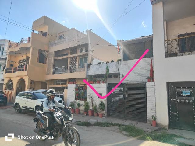 Resale | 4 BHK + Servant Room 2268 Sq.Ft. Independent House in Vikas Nagar