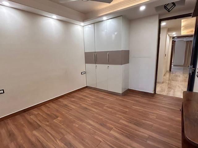 Resale | 4 BHK + Servant Room 2337 Sq.Ft. Apartment in Orchid Petals