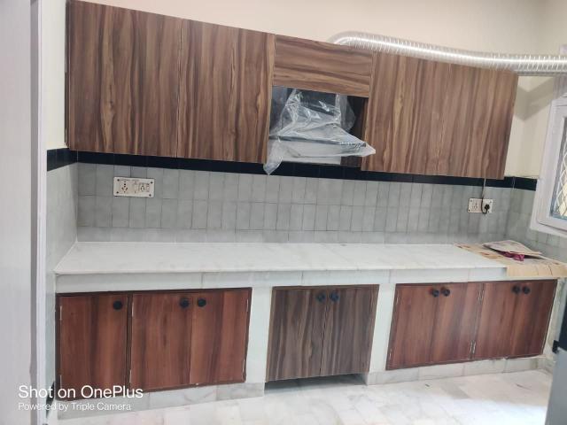 Resale | 4 BHK + Servant Room 2343 Sq.Ft. Apartment in DLF Trinity Towers