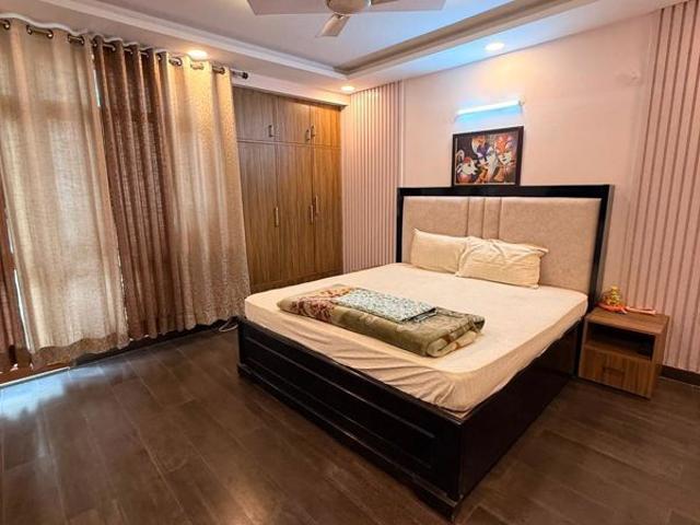 Resale | 4 BHK + Servant Room 2385 Sq.Ft. Apartment in Bulland Heights