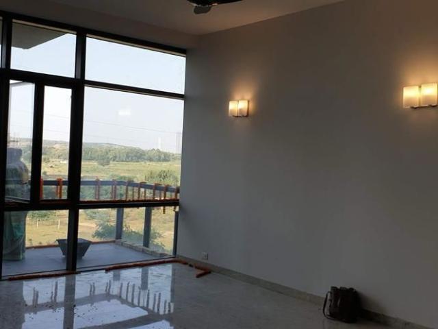 Resale | 4 BHK + Servant Room 3400 Sq.Ft. Apartment in DLF Windsor Court