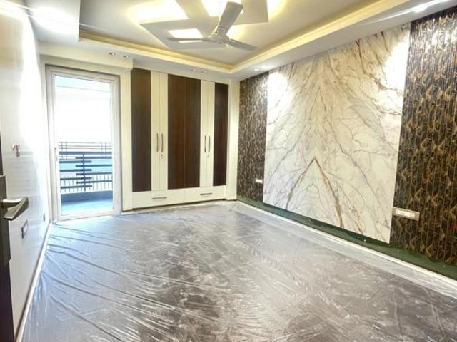 Resale | 4 BHK + Servant Room 342 Sq.Yd. Apartment in Huda Staff Colony