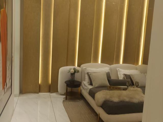 Resale | 4 BHK + Servant Room 3500 Sq.Ft. Apartment in Rohini Sector 32