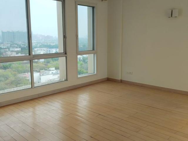 Resale | 4 BHK + Servant Room 3550 Sq.Ft. Apartment in Jaypee Greens Kalypso Court