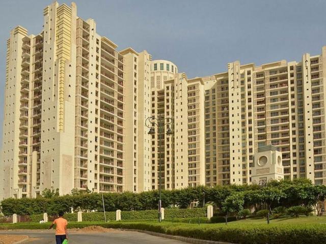Resale | 4 BHK + Servant Room 3600 Sq.Ft. Apartment in DLF The Summit