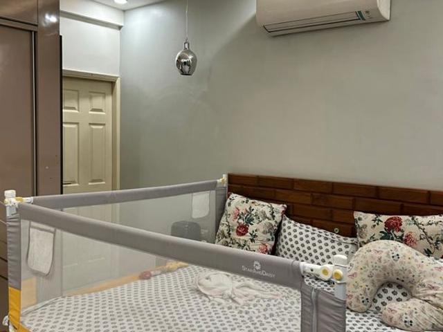 Resale | 4 BHK + Servant Room 3600 Sq.Ft. Apartment in Emaar MGF Emerald Hills
