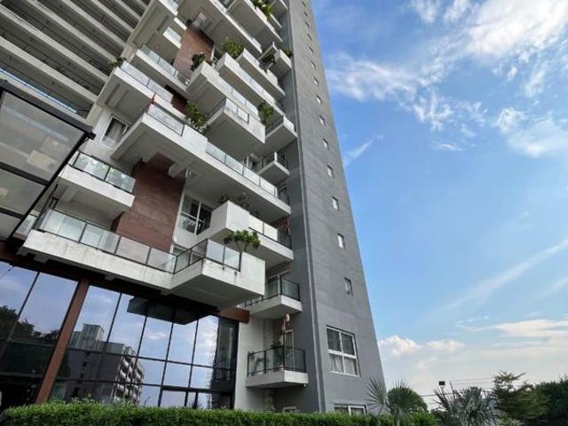 Resale | 4 BHK + Servant Room 3600 Sq.Ft. Penthouse in One Oak Atmos