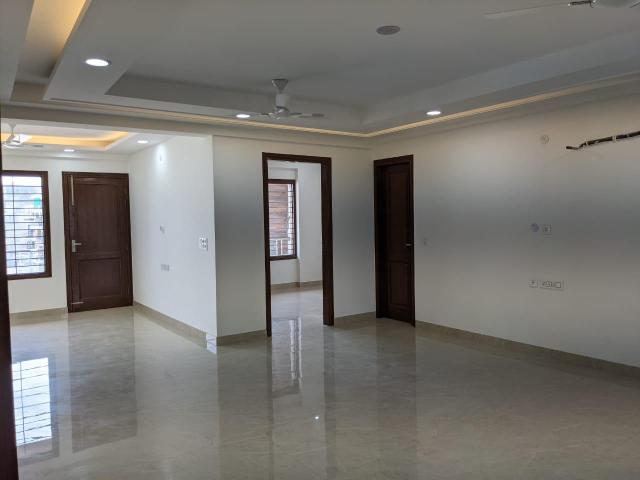 Resale | 4 BHK + Servant Room 360 Sq.Yd. Villa in Unitech Nirvana Country Aspen Greens